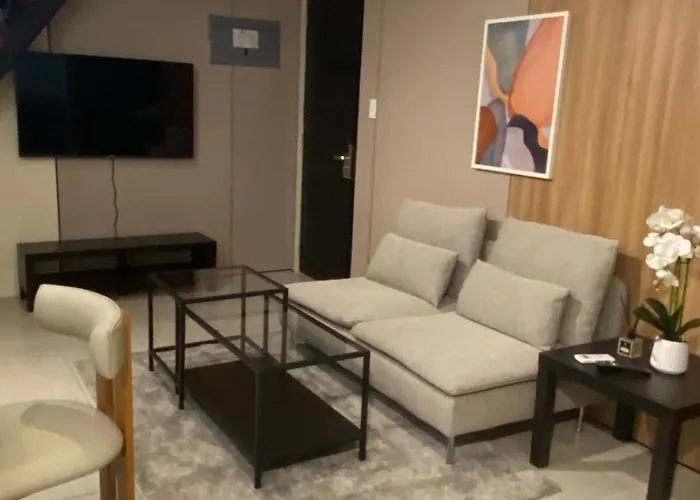 Edsa Heights 2 Bedroom Loft Unit Ama Tower 3411 Manila